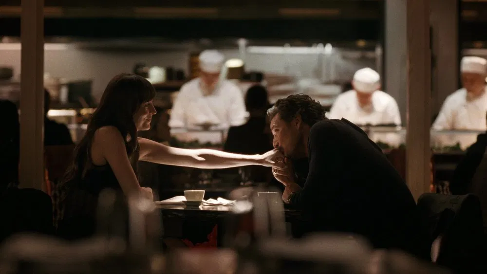 Amores Materialistas