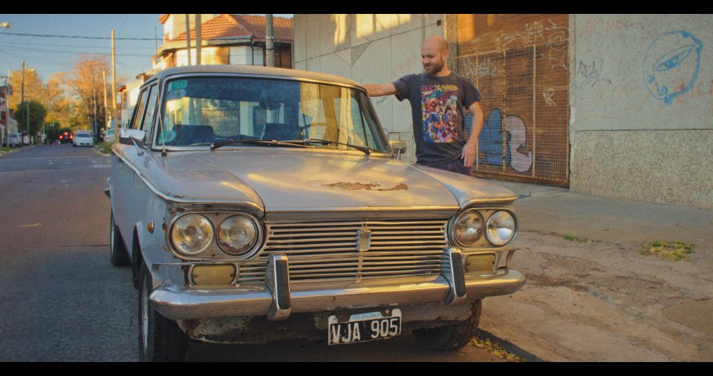 La máquina, el delfín y un enano de jardín